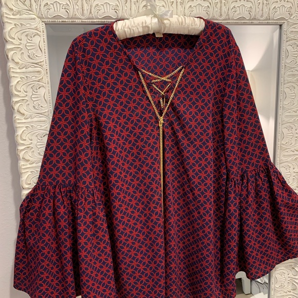 Michael Kors Blouse in red and navy blue, tunic style with full ruffle sleeve. - Picture 4 of 4